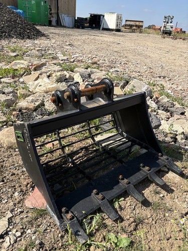 Unused haner riddle - riddle, bucket