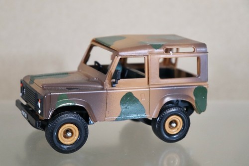 Britains painted land rover - re,
