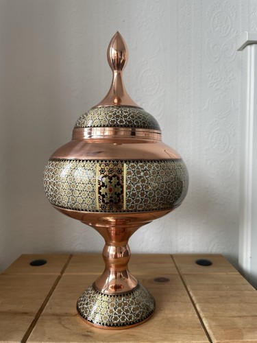 Copper vase with - |, premium