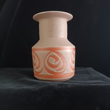 Attractive Well house Pottery Vase Paignton Devon FREE P&P 