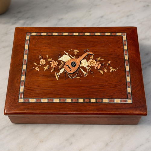 Vintage wooden music box - wooden,