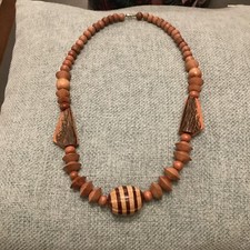 chunky wooden bead necklace