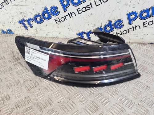 2022 arteon rear light on - ,