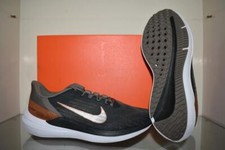 Nike Women's Zoom Winflo 9