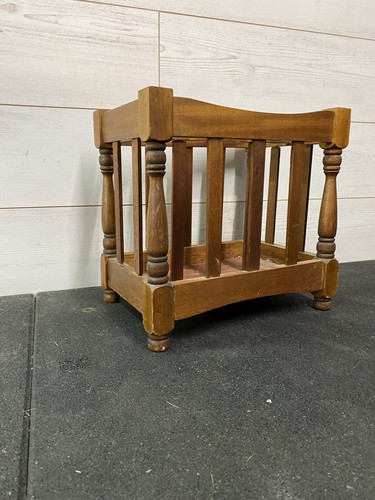 Magazine rack vintage - magazine,
