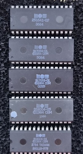 Commodore plus chip lot - plus/4,
