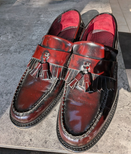 Smart mens leather tassel