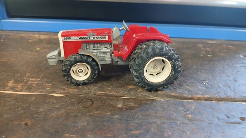 Britains massey ferguson - massey,