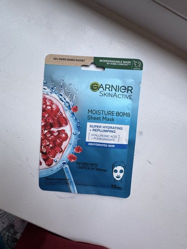 Garnier moisture bomb sheet - bomb,