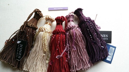 Illusion large key tassel - large,