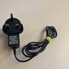 UK 5V 2A AC-DC Switching Adapter Charger Model LA-520W Black Tip 3.5mm