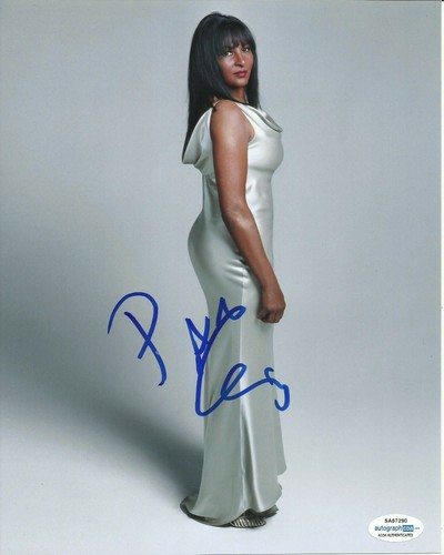 Pam grier signed sexy photo - pam,