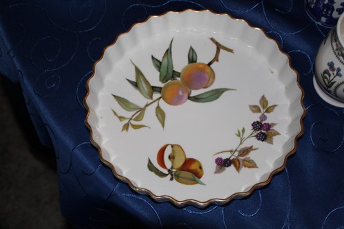 Royal worcester evesham gold - worcester,