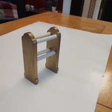 Victorian Dolls House White/Gold Wooden Towel Rail Poss DHE (8x5x4.5cm)