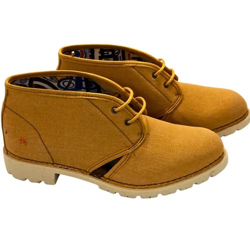 Art company shoe boots - company, shoe/boots