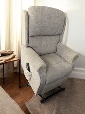 HSL BURROWS GRANDE RISER RECLINER CHAIR, HEATED SEAT, DUAL MOTOR