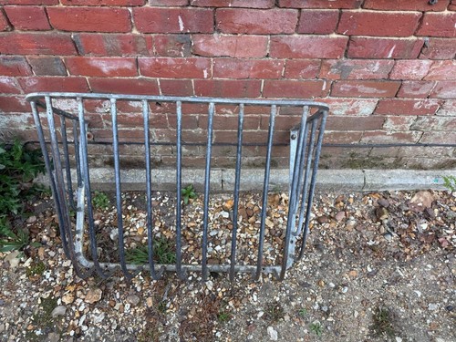 Galvanised metal wall - metal, mounted