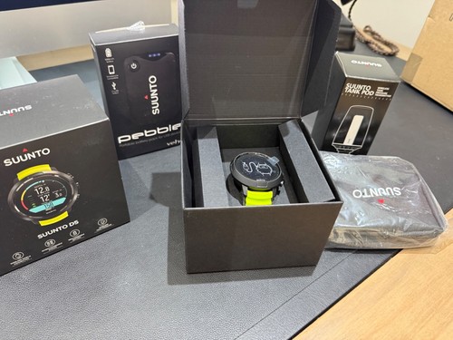 Suunto yellow watch - d5,