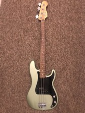 Fender Player Series Precision