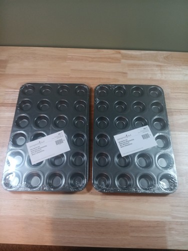 Pampered chef mini muffin - chef,