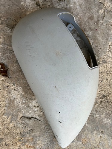 Vespa side panel tool box - side,