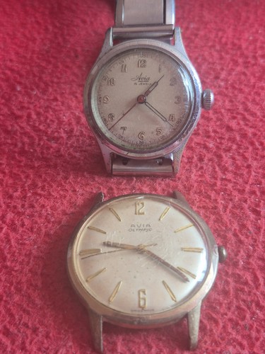 Two vintage manual wind mens - two,
