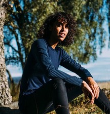 ISOBAA Womens Merino 180 LS Crew Sweater (Navy/Stripe) Size Medium NEW IN BOX