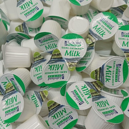 Uht semi skimmed milk pots - skimmed,