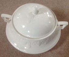 Authentic BHS Lincoln 2 pint Lidded Vegetable Tureen