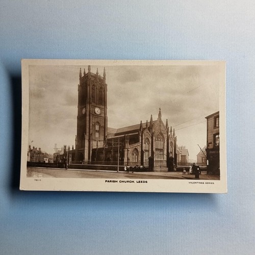 Leeds postcard c1920 - leeds,