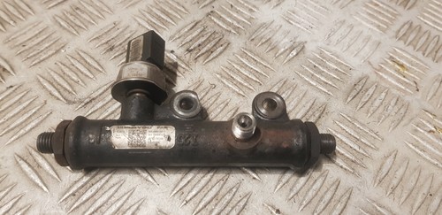 Jaguar fuel rail 4r8q9c066 - fuel,