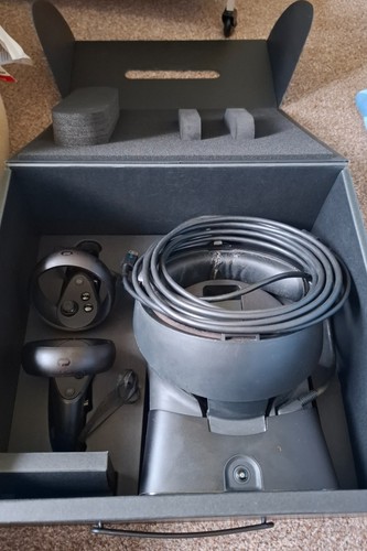 Meta oculus rift powered - meta,