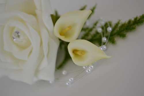 Wrist corsage rose wedding