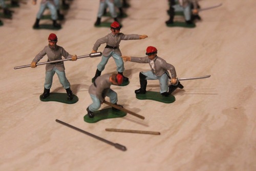 Britains acw confederate gun - ,