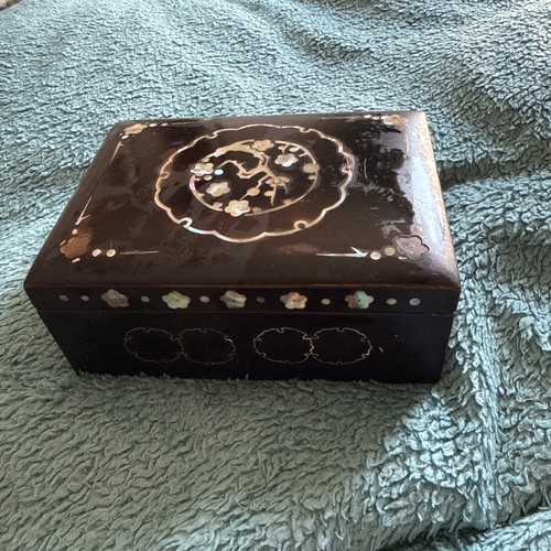 Wooden box inlaid with - box, mother