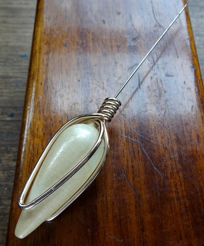 Vintage 1950s big cream - cream, pearl