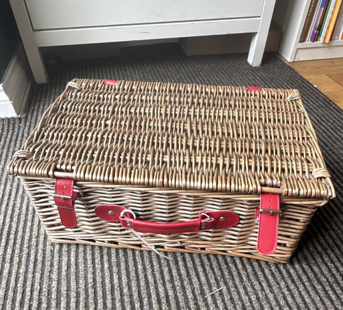 Wicker picnic basket - for, 2