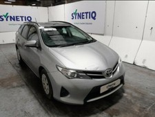 toyota auris breaking