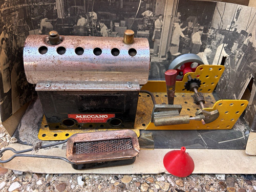 Meccano steam engine - steam, w/