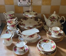 Large Royal Albert Old Country Roses set