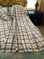 A PAIR OF THERMAL LINED CURTAINS. LOUNGE / KITCHEN/ BEDROOM. QUALITY FABRIC. NEW