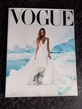 Vogue  - November 2005 - Lovely Pristine Copy -  C/w Dust Jacket-