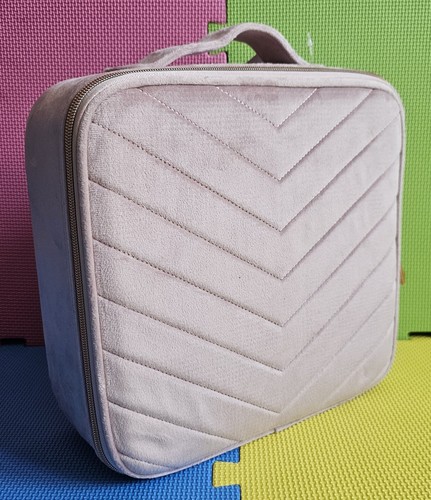 Tili pink velvet vanity - vanity, case