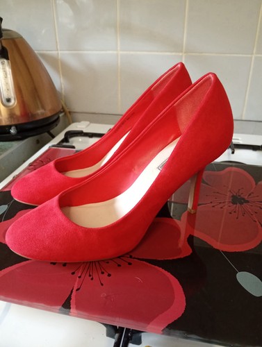 Size red dorothy perkins - size,