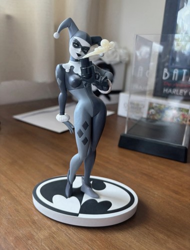 Collectibles black and - black,