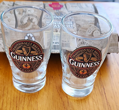 Guinness miniature glass set - glass,