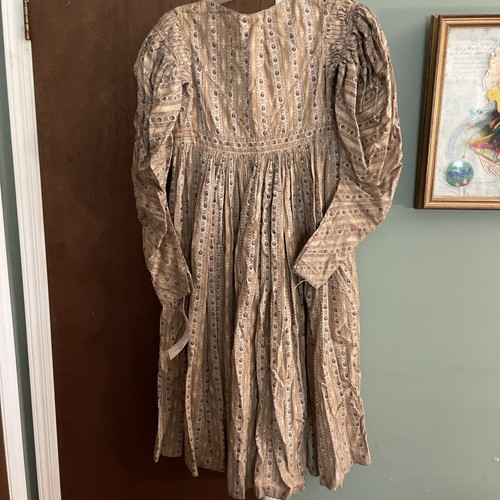 Antique day house - house, dress
