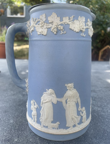 Wedgwood blue white - &,