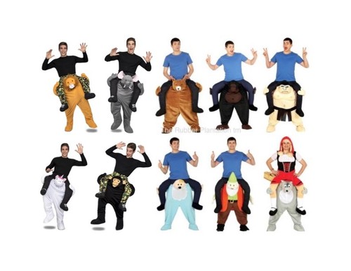 Shoulder carry ride piggy - shoulder,
