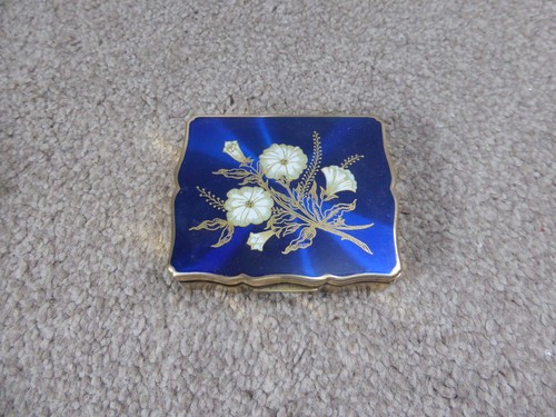 Musical stratton powder - musical,